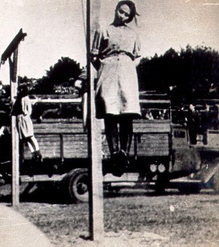 female-ss-hanged-at-stutthof-after-the-war.jpg