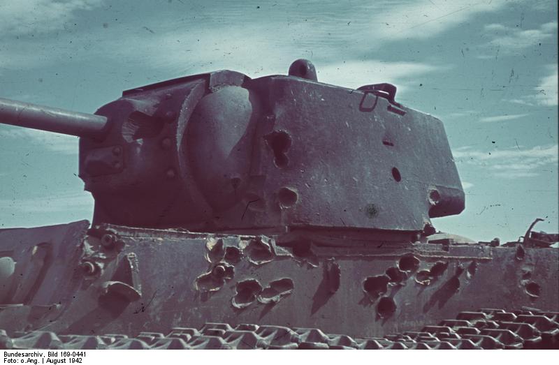 Bundesarchiv_Bild_169-0441,_Russland,_bei_Stalingrad,_Panzer_KW-1.jpg