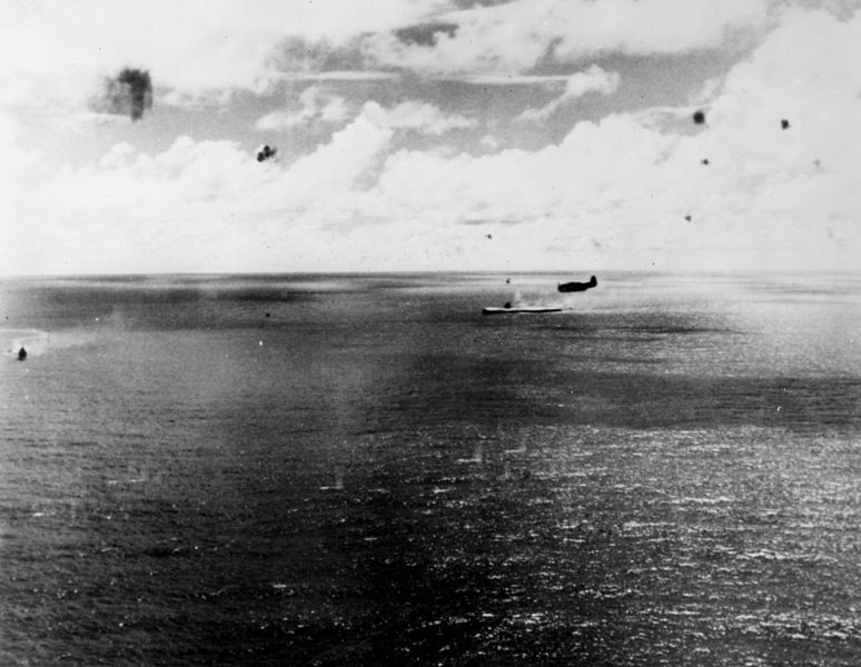 774px-Zuikaku_sinking_25_Oct_1944.jpg
