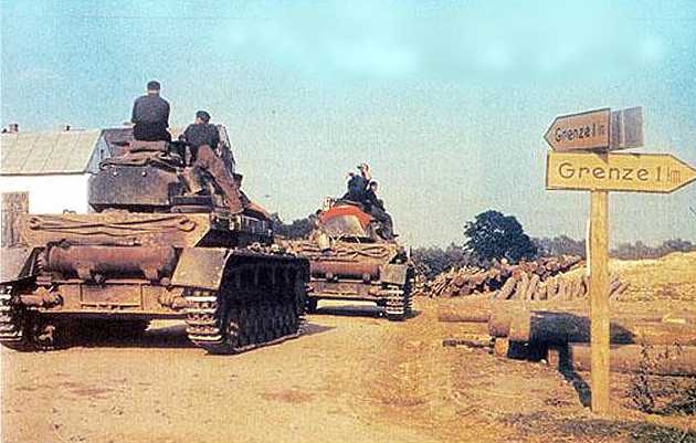 german_tanks_at_polish_border.j