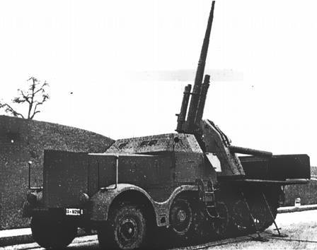 8_8 cm Flak 37 Sfl_ Auf 18 ton Zgkw.jpg