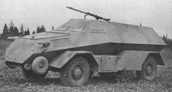 Laffly Panzerspahwagen Laf 202(f).jpg
