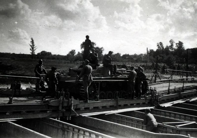 StuG-bridge.jpg