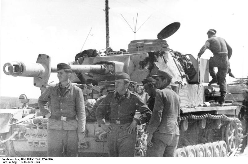 Bundesarchiv_Bild_101I-155-2112A-38A,_Russland,_Panzer_IV.jpg