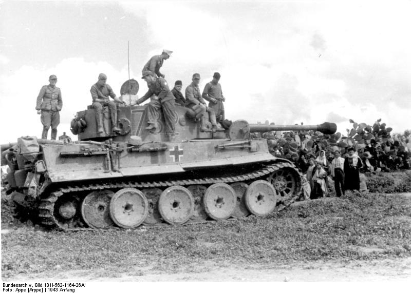 Bundesarchiv_Bild_101I-562-1164-26A,_Tunesien,_Panzer_VI_(Tiger_I)_in_Ruhestellung.jpg