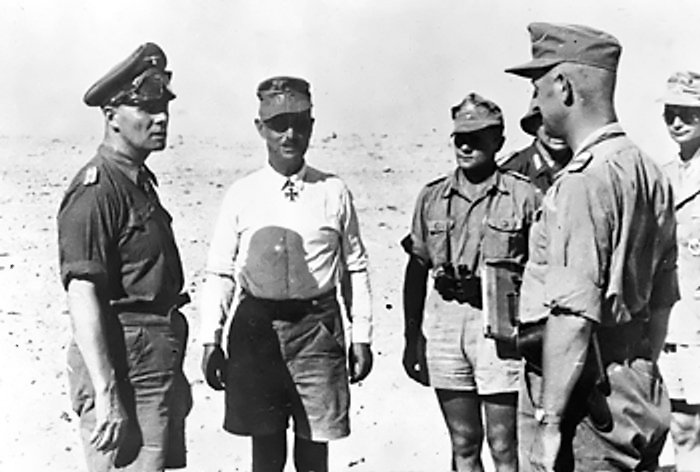 Rommel_at_a_staff_conference_in_the_Western_Desert.jpg