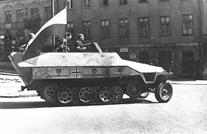300px-Warsaw_Uprising_-_Captured_SdKfz_251_(1944).jpg