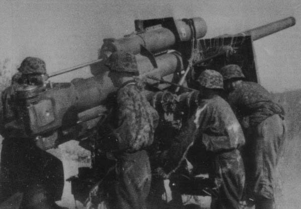 nem_88mm_flak18.jpg