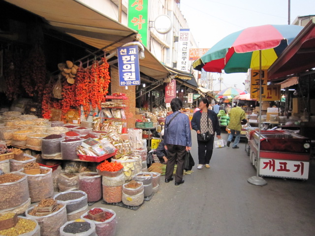 2009_1014Korea市場.jpg