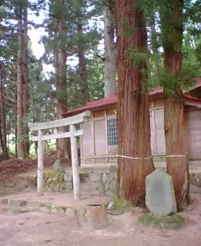 斐乃上温泉入り口の神社