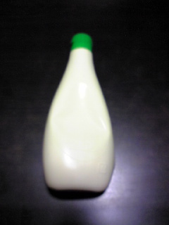 緑のキャップのマヨネーズ