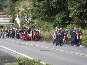 山車だし、先頭は・・・