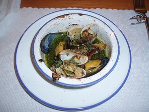 魚貝のサルサブェルデ風