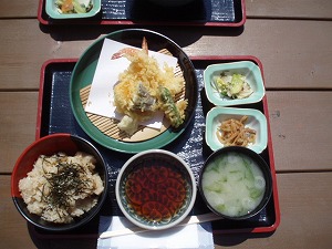 サザエ飯と天ぷらセット