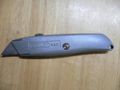 カッターナイフ