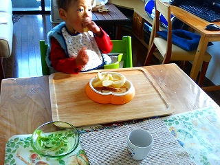 もぐもぐ。ムシャムシャ。