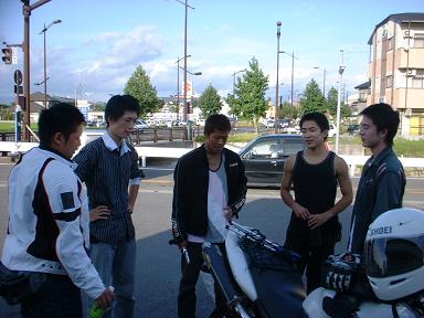 解散前のコンビニにて