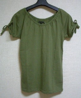 puff sleeve cutsew.jpg