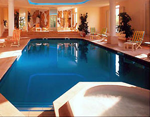 Chateau-Mont-Royal3