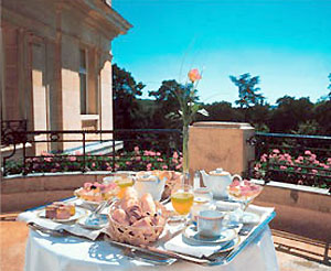 Chateau-Mont-Royal5
