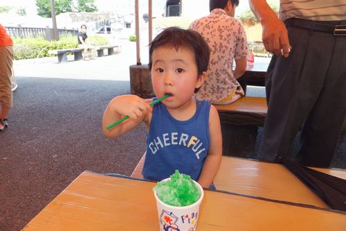 かき氷を食う由惟さん