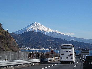 20120125由比からの富士山