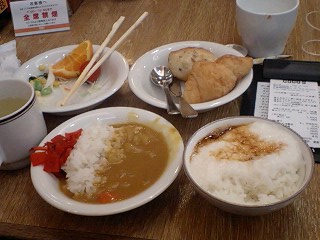 朝カレー　とろろ飯