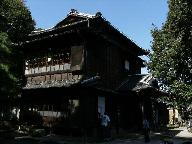 岡田記念館翁島