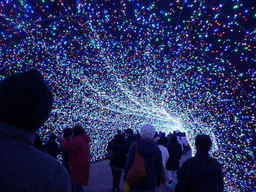 なばなの里☆カラフルな光のトンネル