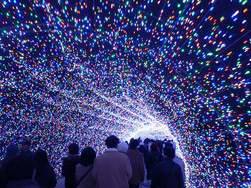 なばなの里☆カラフルな光のトンネル