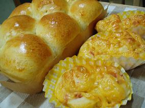 ちぎりミルクパン＆ハムチーズパン