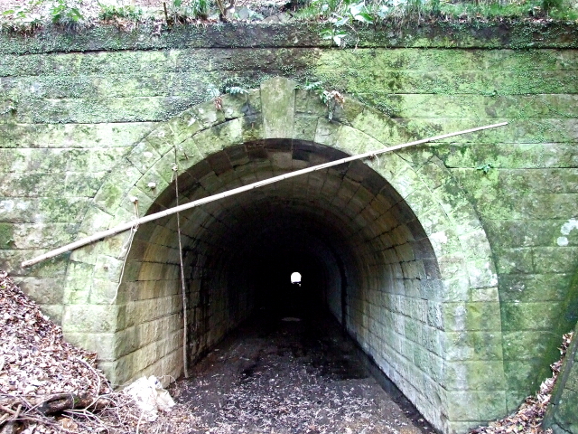 旧三津坂トンネル