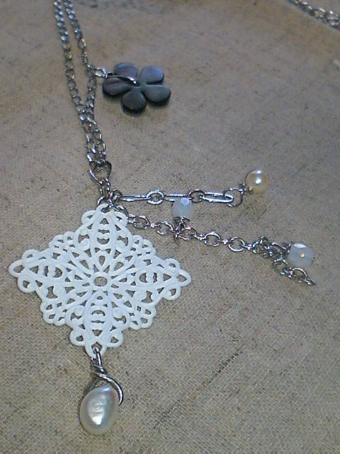 スカシパーツのネックレス