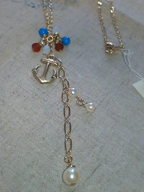 イタリアンカラーといかりネックレス