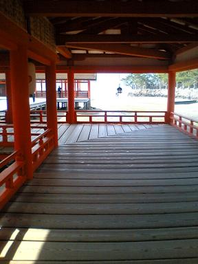 厳島神社内1