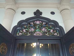 築地本願寺ドア.JPG
