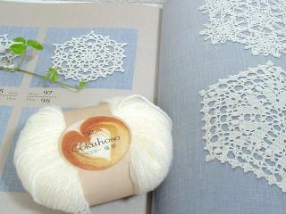 ドイリーを編みます***♪