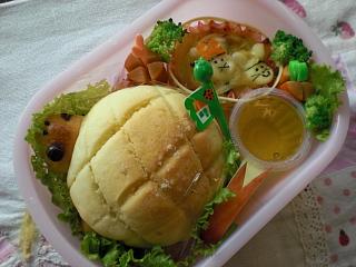 かめめろんパン弁当