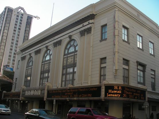 216hawaiitheatre1.jpg