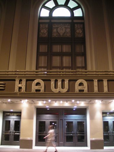 345hawaiitheatre-ent.jpg