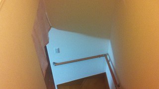 階段にカーテン３