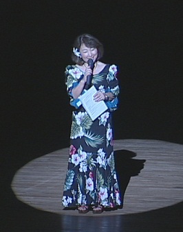 司会の佐藤真砂美さん