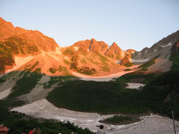 涸沢朝の山やけ