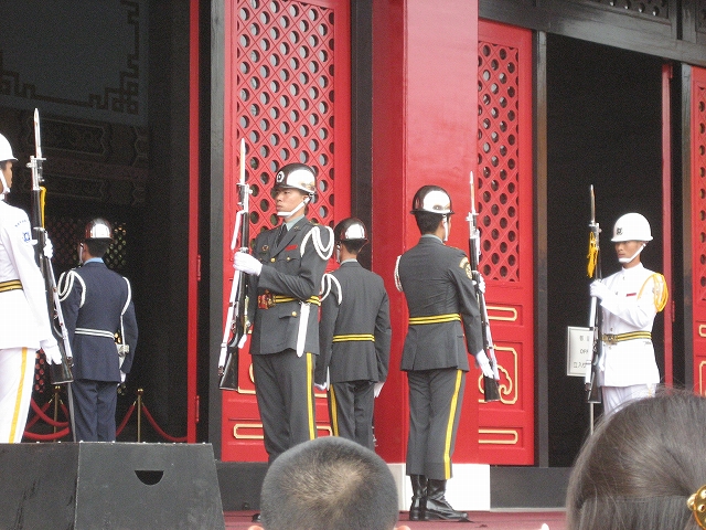 忠烈祠の衛兵交代