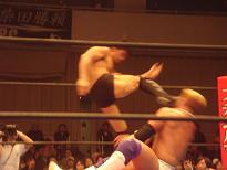 柴田らしい蹴り！