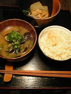 おこげご飯と宍道湖のシジミのお味噌汁.jpg