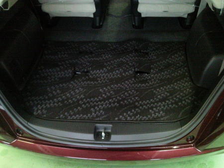 フリード　ラゲッジマット