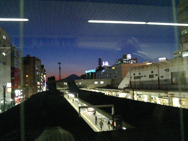 100321藤沢駅富士山.JPG