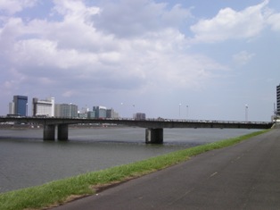小渕さんの通学路（橘橋）
