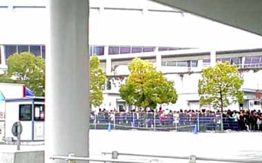 名古屋 グッズ行列最後尾